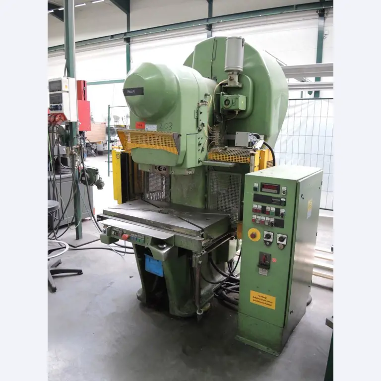 Chapas metálicas e máquinas para trabalhar metais<br><font size="2">Colaboração com Hilco Industrial Acquisitions bv</font><br><img src="/images/hil.png"><br>-1