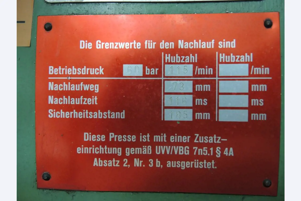 Chapas metálicas e máquinas para trabalhar metais<br><font size="2">Colaboração com Hilco Industrial Acquisitions bv</font><br><img src="/images/hil.png"><br>-3