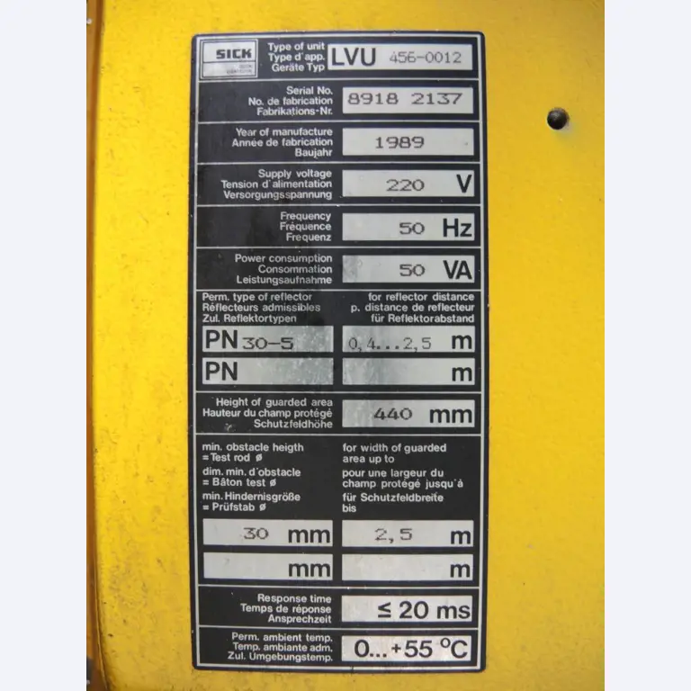 Chapas metálicas e máquinas para trabalhar metais<br><font size="2">Colaboração com Hilco Industrial Acquisitions bv</font><br><img src="/images/hil.png"><br>-4