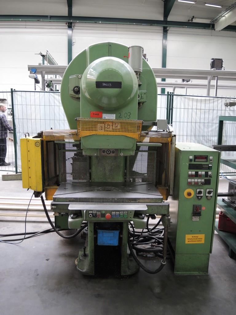 Chapas metálicas e máquinas para trabalhar metais<br><font size="2">Colaboração com Hilco Industrial Acquisitions bv</font><br><img src="/images/hil.png"><br>-5