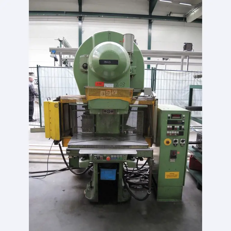 Chapas metálicas e máquinas para trabalhar metais<br><font size="2">Colaboração com Hilco Industrial Acquisitions bv</font><br><img src="/images/hil.png"><br>-5