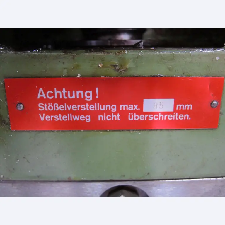 Chapas metálicas e máquinas para trabalhar metais<br><font size="2">Colaboração com Hilco Industrial Acquisitions bv</font><br><img src="/images/hil.png"><br>-9