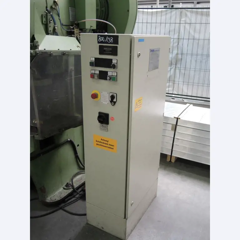 Chapas metálicas e máquinas para trabalhar metais<br><font size="2">Colaboração com Hilco Industrial Acquisitions bv</font><br><img src="/images/hil.png"><br>-6