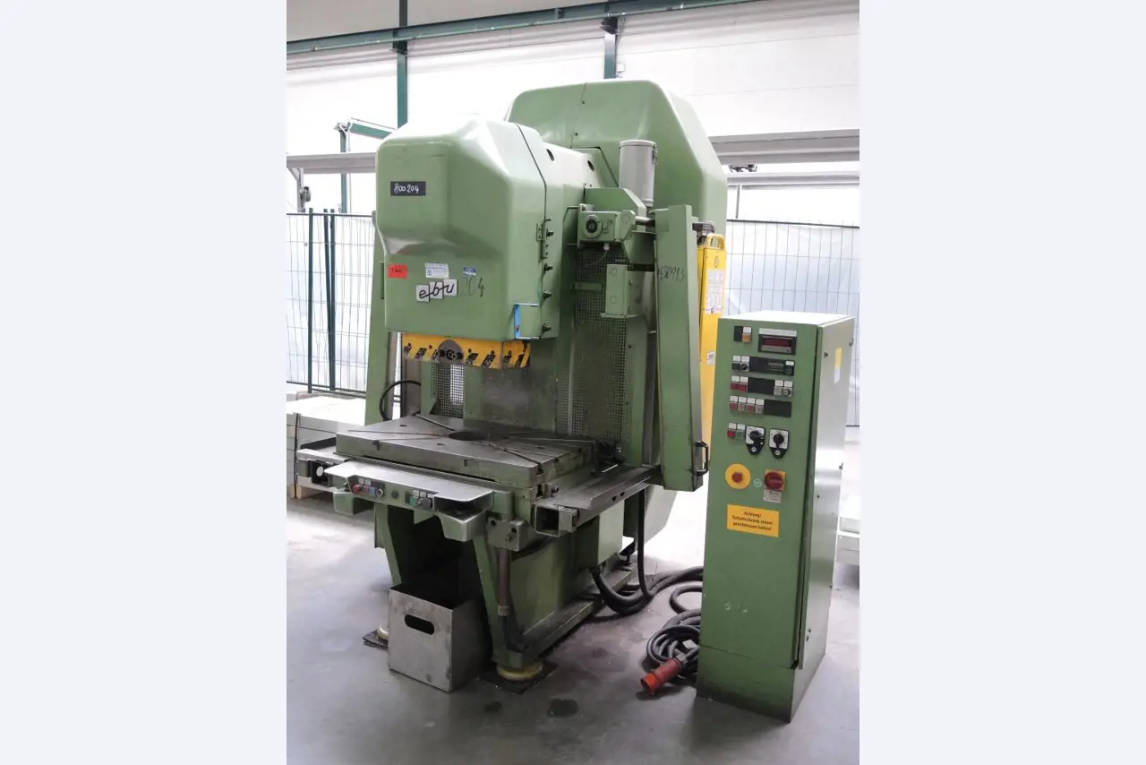 Chapas metálicas e máquinas para trabalhar metais<br><font size="2">Colaboração com Hilco Industrial Acquisitions bv</font><br><img src="/images/hil.png"><br>-1