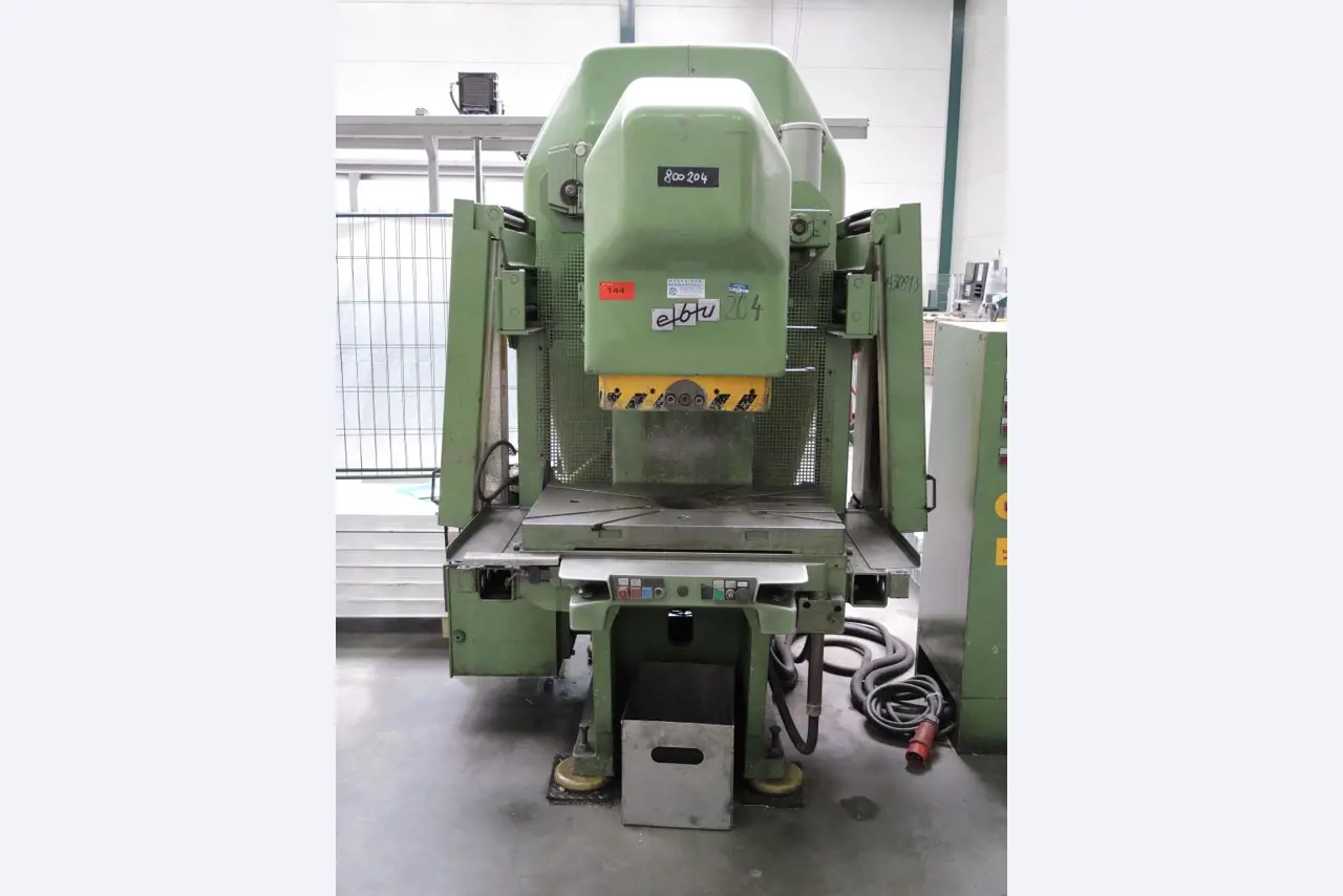 Chapas metálicas e máquinas para trabalhar metais<br><font size="2">Colaboração com Hilco Industrial Acquisitions bv</font><br><img src="/images/hil.png"><br>-4