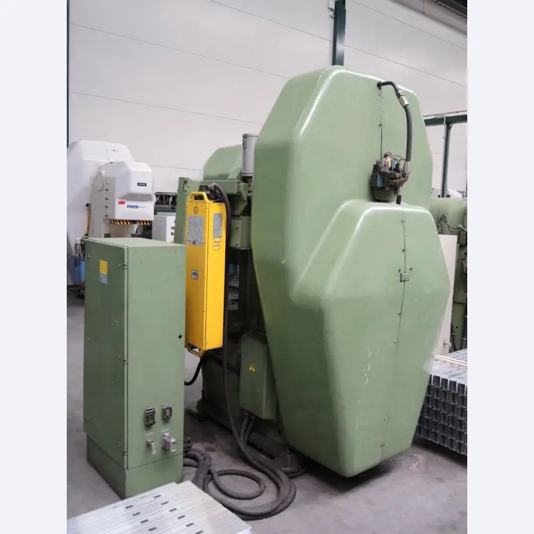 Chapas metálicas e máquinas para trabalhar metais<br><font size="2">Colaboração com Hilco Industrial Acquisitions bv</font><br><img src="/images/hil.png"><br>-6