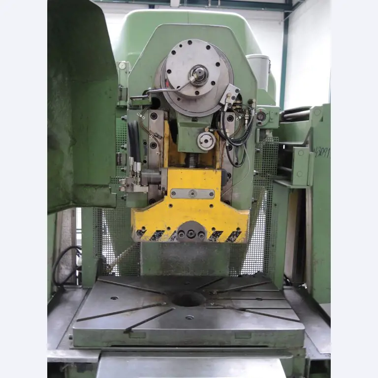 Chapas metálicas e máquinas para trabalhar metais<br><font size="2">Colaboração com Hilco Industrial Acquisitions bv</font><br><img src="/images/hil.png"><br>-8