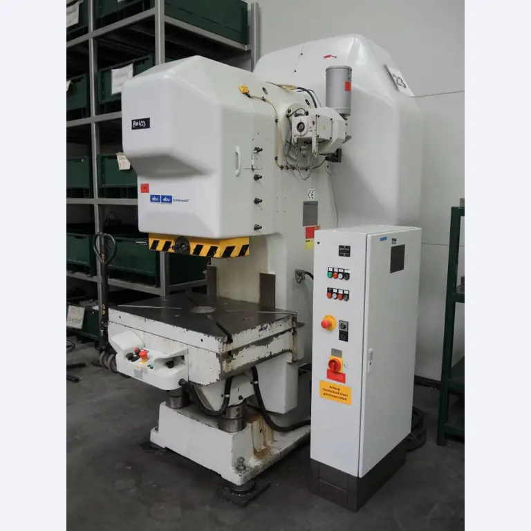 Chapas metálicas e máquinas para trabalhar metais<br><font size="2">Colaboração com Hilco Industrial Acquisitions bv</font><br><img src="/images/hil.png"><br>-1