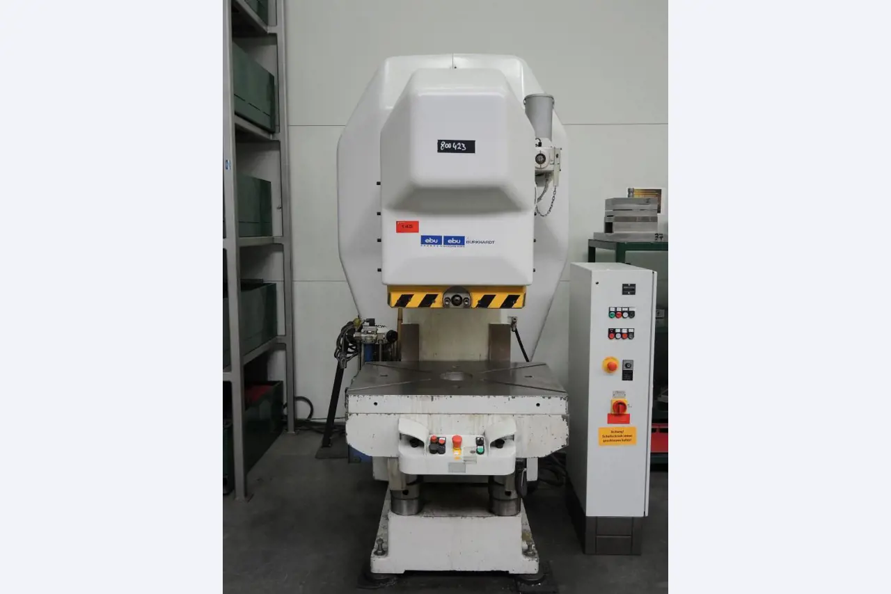 Chapas metálicas e máquinas para trabalhar metais<br><font size="2">Colaboração com Hilco Industrial Acquisitions bv</font><br><img src="/images/hil.png"><br>-3