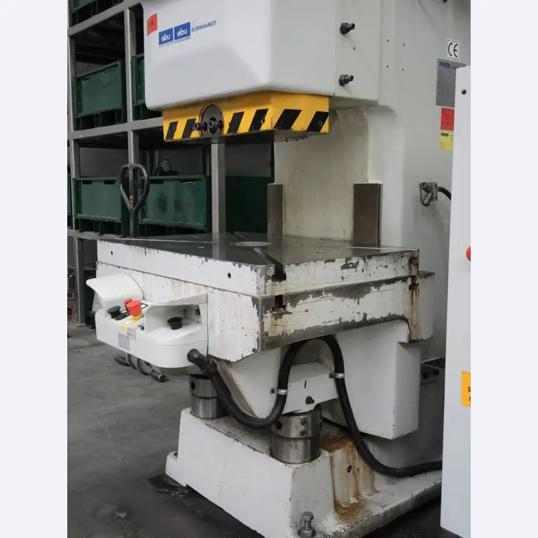 Chapas metálicas e máquinas para trabalhar metais<br><font size="2">Colaboração com Hilco Industrial Acquisitions bv</font><br><img src="/images/hil.png"><br>-7