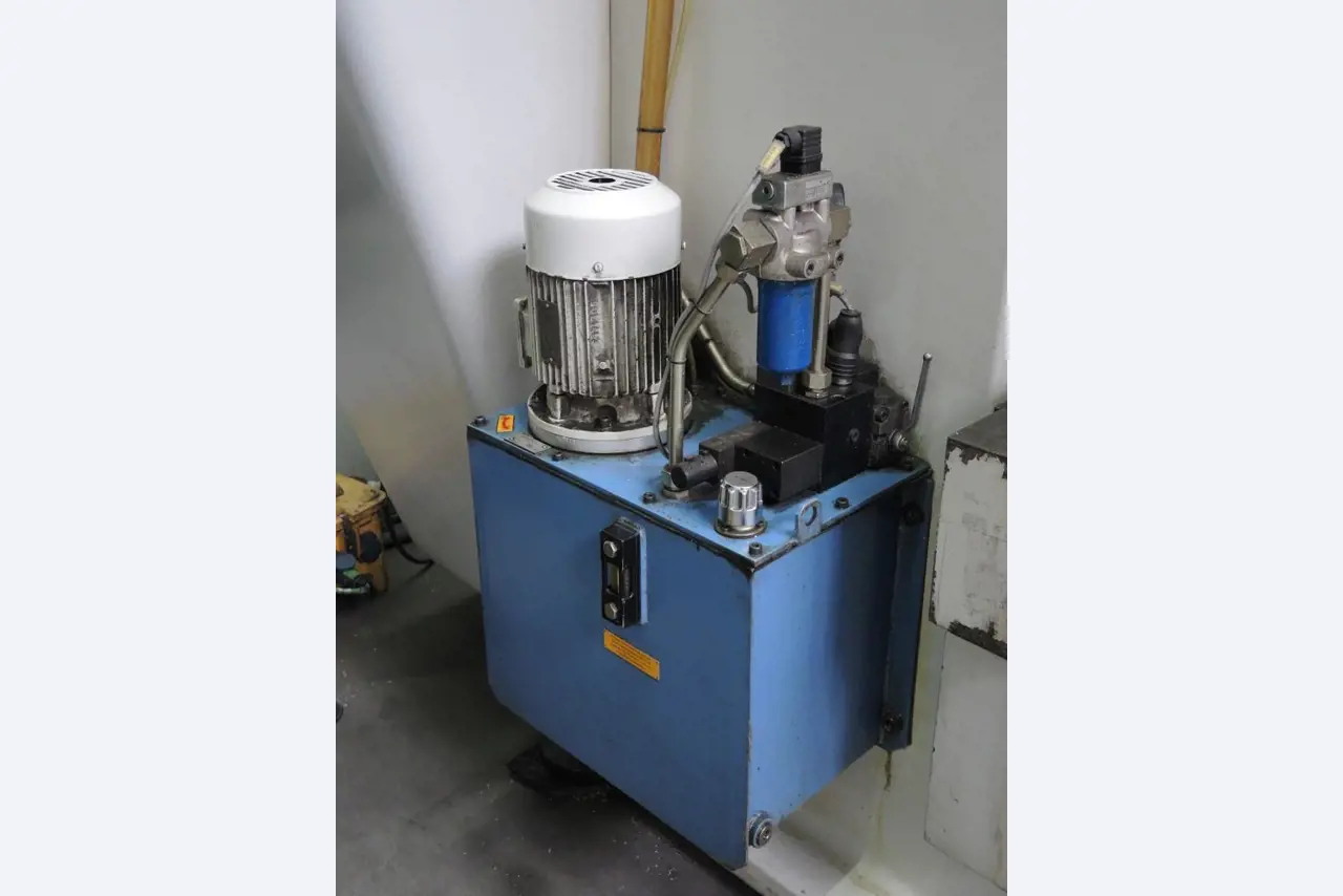 Chapas metálicas e máquinas para trabalhar metais<br><font size="2">Colaboração com Hilco Industrial Acquisitions bv</font><br><img src="/images/hil.png"><br>-8