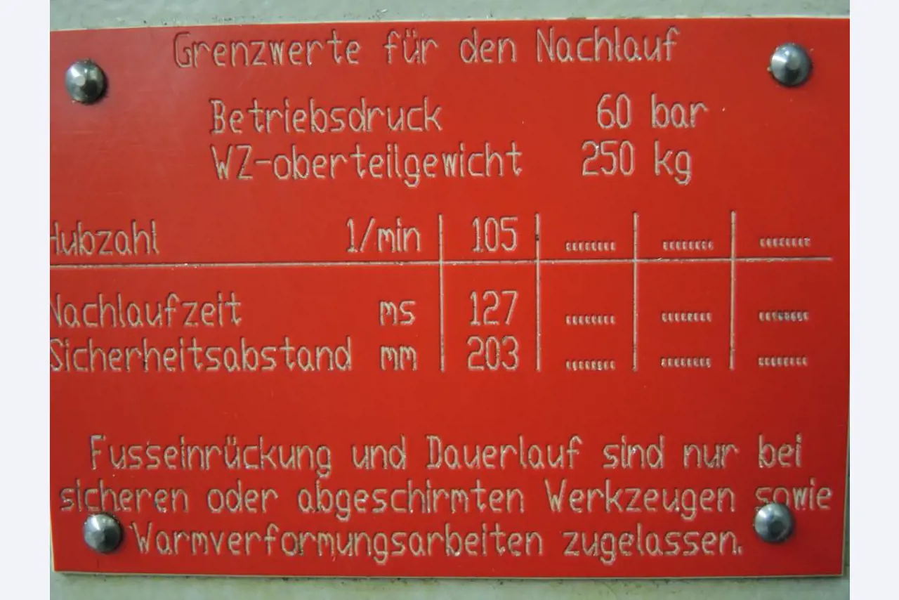 Chapas metálicas e máquinas para trabalhar metais<br><font size="2">Colaboração com Hilco Industrial Acquisitions bv</font><br><img src="/images/hil.png"><br>-2