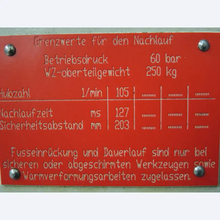 Chapas metálicas e máquinas para trabalhar metais<br><font size="2">Colaboração com Hilco Industrial Acquisitions bv</font><br><img src="/images/hil.png"><br>-2