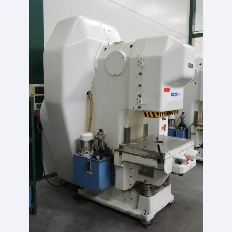 Chapas metálicas e máquinas para trabalhar metais<br><font size="2">Colaboração com Hilco Industrial Acquisitions bv</font><br><img src="/images/hil.png"><br>-4