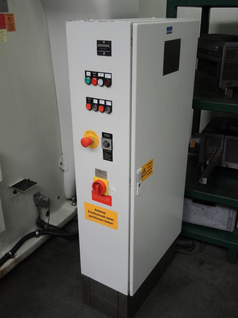 Chapas metálicas e máquinas para trabalhar metais<br><font size="2">Colaboração com Hilco Industrial Acquisitions bv</font><br><img src="/images/hil.png"><br>-9