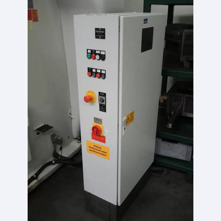 Chapas metálicas e máquinas para trabalhar metais<br><font size="2">Colaboração com Hilco Industrial Acquisitions bv</font><br><img src="/images/hil.png"><br>-9