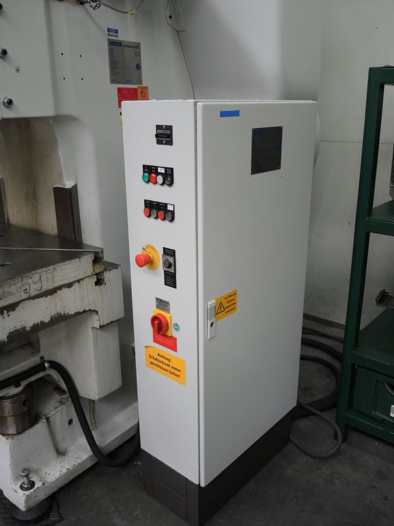 Chapas metálicas e máquinas para trabalhar metais<br><font size="2">Colaboração com Hilco Industrial Acquisitions bv</font><br><img src="/images/hil.png"><br>-10