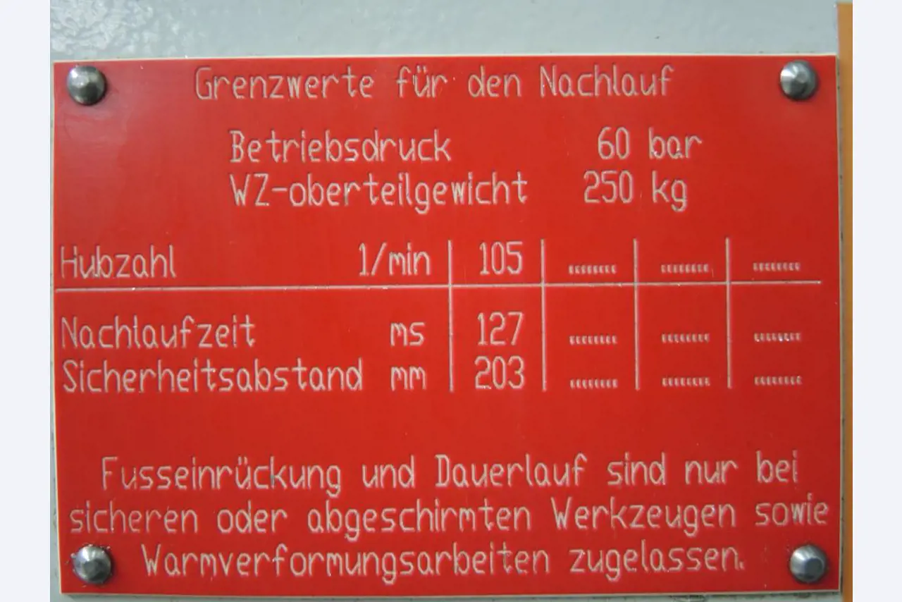 Chapas metálicas e máquinas para trabalhar metais<br><font size="2">Colaboração com Hilco Industrial Acquisitions bv</font><br><img src="/images/hil.png"><br>-2
