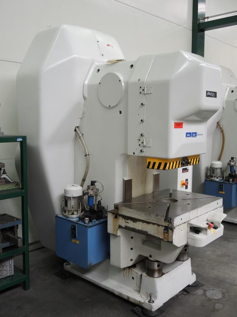 Chapas metálicas e máquinas para trabalhar metais<br><font size="2">Colaboração com Hilco Industrial Acquisitions bv</font><br><img src="/images/hil.png"><br>-5