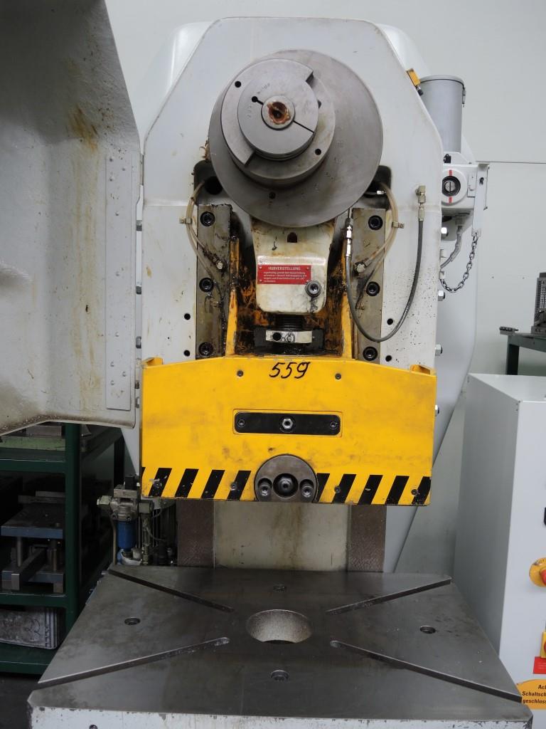 Chapas metálicas e máquinas para trabalhar metais<br><font size="2">Colaboração com Hilco Industrial Acquisitions bv</font><br><img src="/images/hil.png"><br>-7