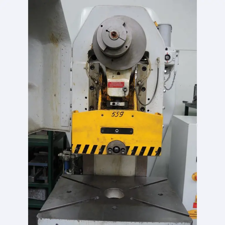 Chapas metálicas e máquinas para trabalhar metais<br><font size="2">Colaboração com Hilco Industrial Acquisitions bv</font><br><img src="/images/hil.png"><br>-7