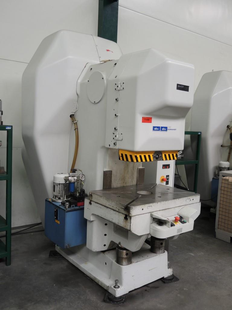 Chapas metálicas e máquinas para trabalhar metais<br><font size="2">Colaboração com Hilco Industrial Acquisitions bv</font><br><img src="/images/hil.png"><br>-1