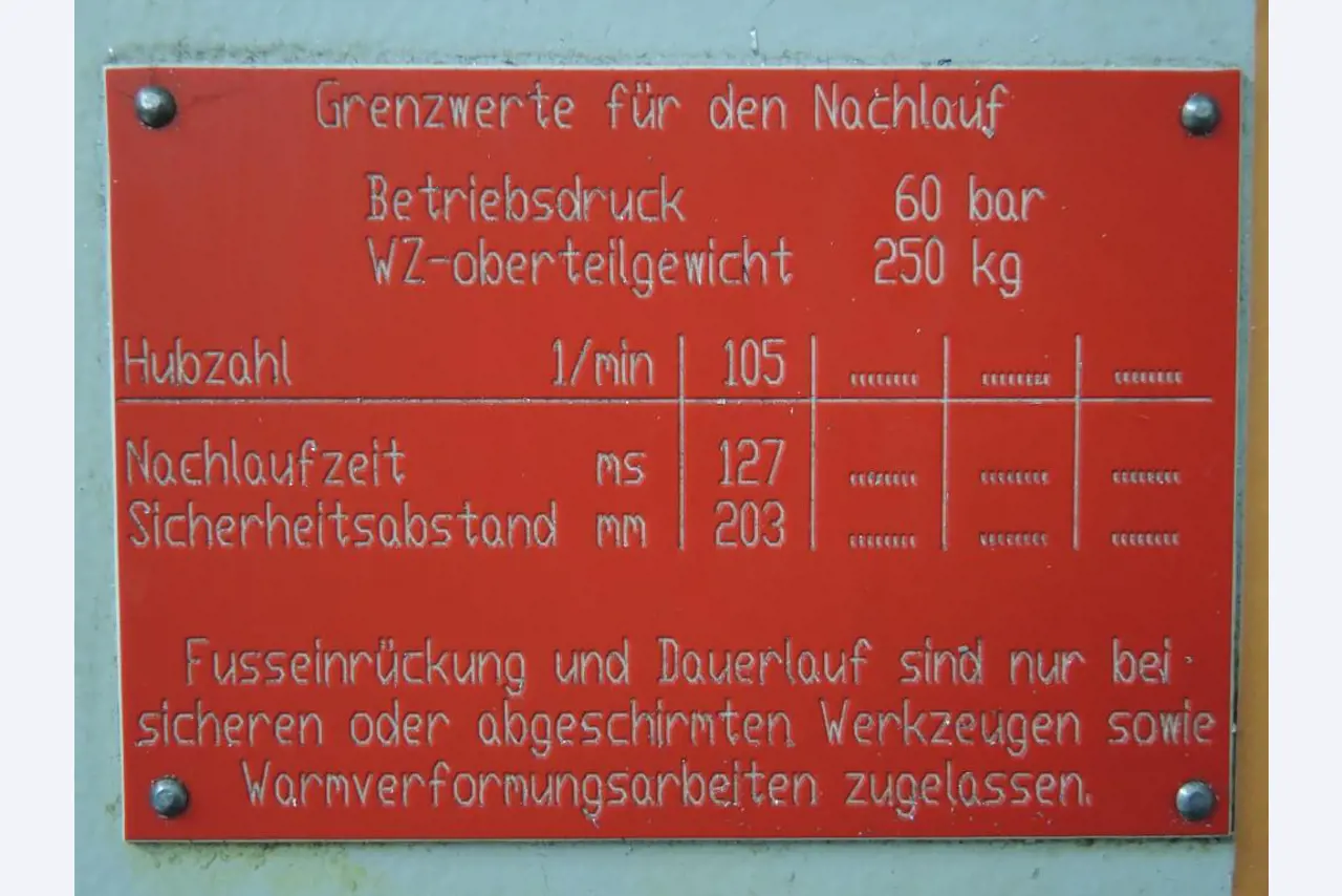 Chapas metálicas e máquinas para trabalhar metais<br><font size="2">Colaboração com Hilco Industrial Acquisitions bv</font><br><img src="/images/hil.png"><br>-2
