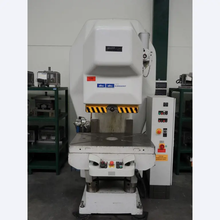 Chapas metálicas e máquinas para trabalhar metais<br><font size="2">Colaboração com Hilco Industrial Acquisitions bv</font><br><img src="/images/hil.png"><br>-4