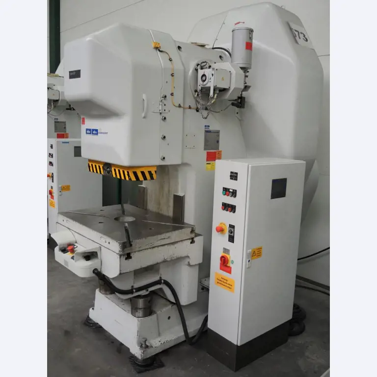 Chapas metálicas e máquinas para trabalhar metais<br><font size="2">Colaboração com Hilco Industrial Acquisitions bv</font><br><img src="/images/hil.png"><br>-5