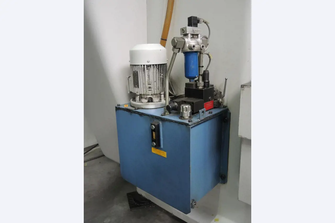 Chapas metálicas e máquinas para trabalhar metais<br><font size="2">Colaboração com Hilco Industrial Acquisitions bv</font><br><img src="/images/hil.png"><br>-9