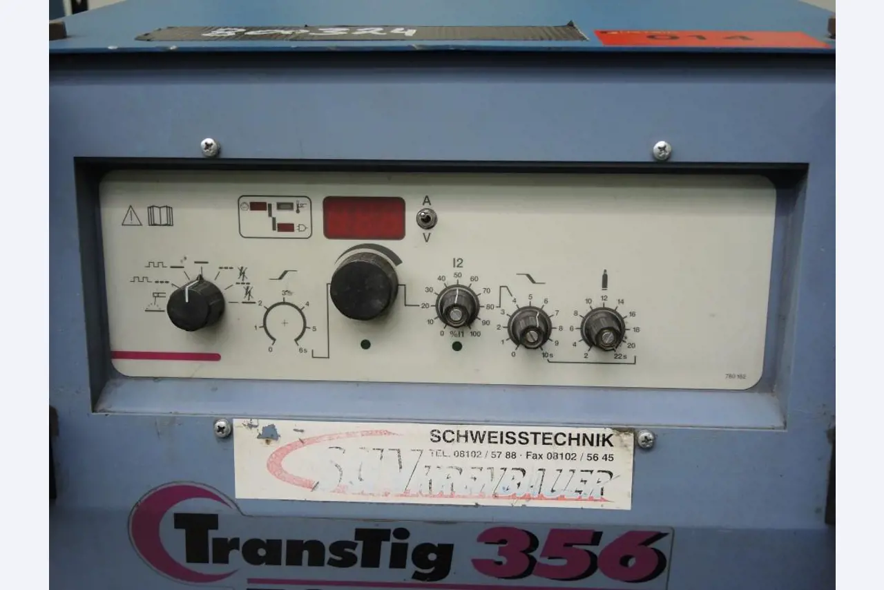 Chapas metálicas e máquinas para trabalhar metais<br><font size="2">Colaboração com Hilco Industrial Acquisitions bv</font><br><img src="/images/hil.png"><br>-3