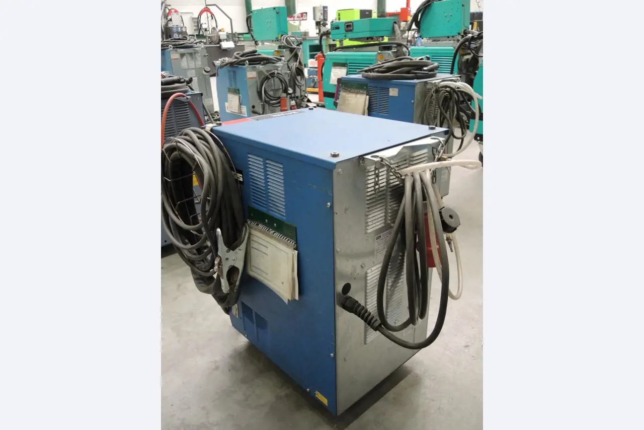 Chapas metálicas e máquinas para trabalhar metais<br><font size="2">Colaboração com Hilco Industrial Acquisitions bv</font><br><img src="/images/hil.png"><br>-4