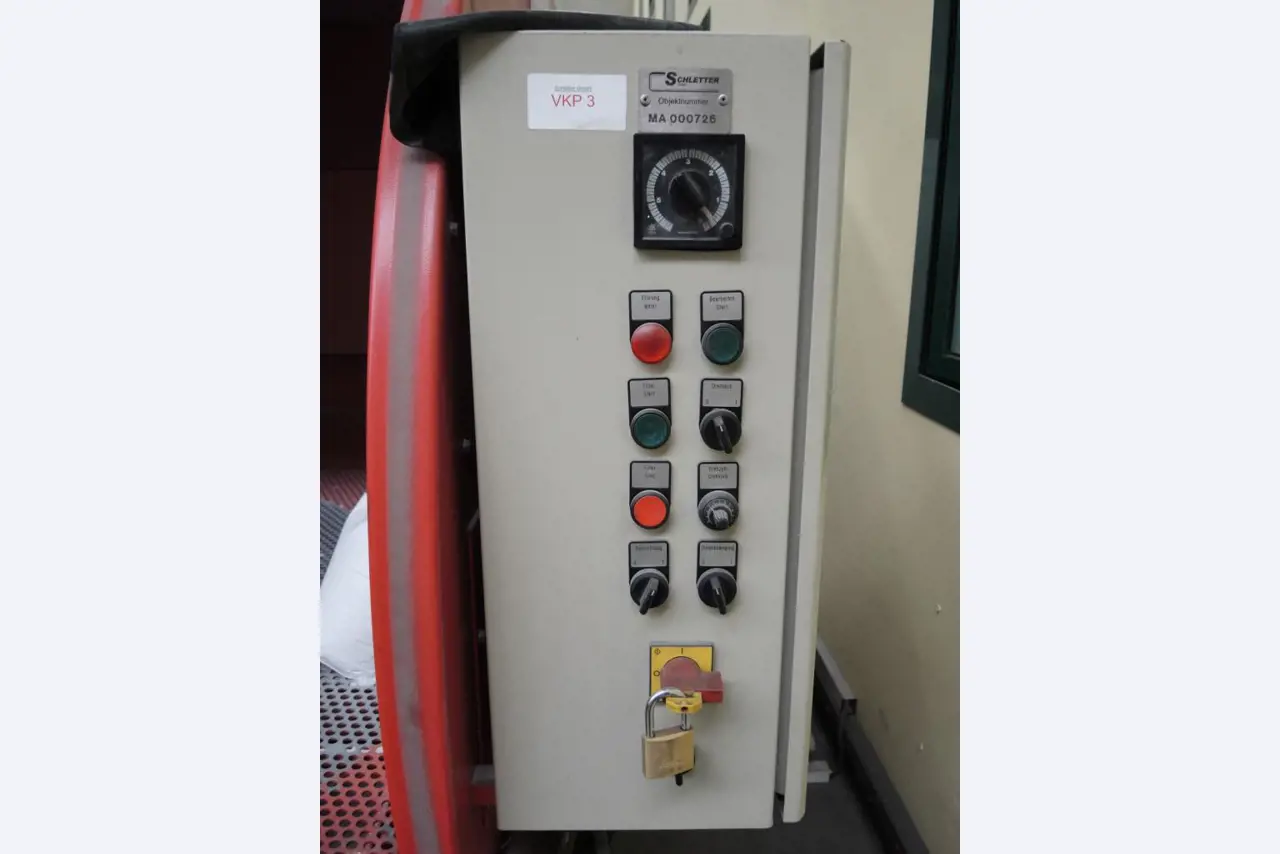Machines de moulage par injection et<br>systèmes de stockage<br><font size="2">Collaboration avec Hilco Industrial Acquisitions bv</font><br><img src="/images/hil.png"><br>-11