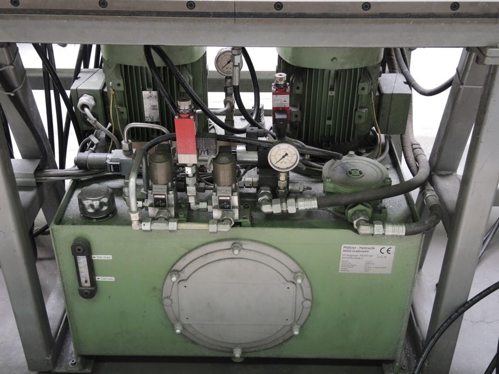 Chapas metálicas e máquinas para trabalhar metais<br><font size="2">Colaboração com Hilco Industrial Acquisitions bv</font><br><img src="/images/hil.png"><br>-10