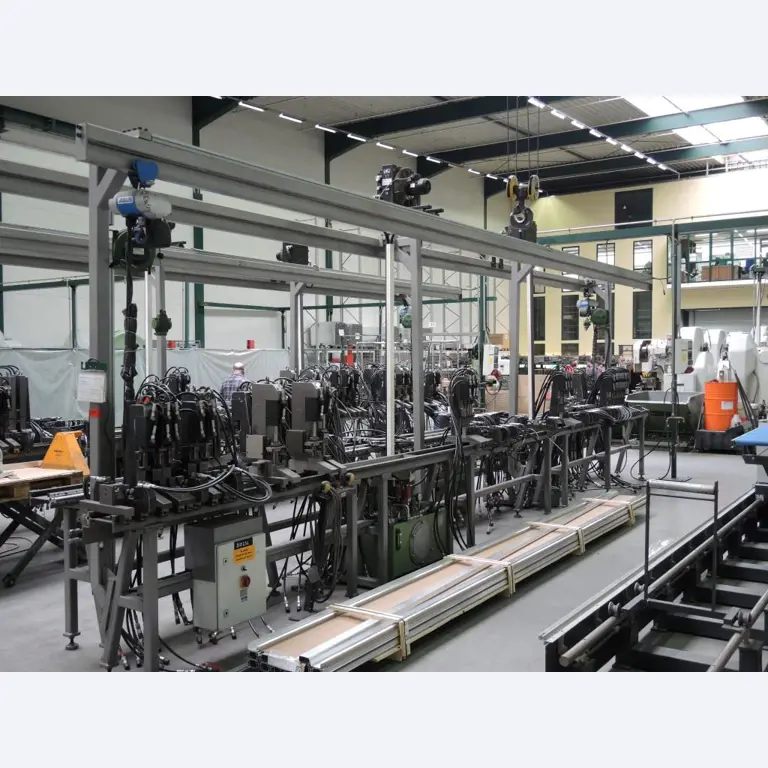 Chapas metálicas e máquinas para trabalhar metais<br><font size="2">Colaboração com Hilco Industrial Acquisitions bv</font><br><img src="/images/hil.png"><br>-12