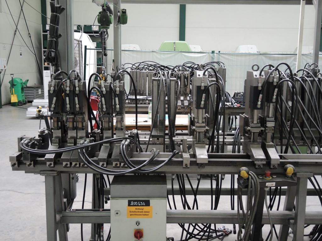 Chapas metálicas e máquinas para trabalhar metais<br><font size="2">Colaboração com Hilco Industrial Acquisitions bv</font><br><img src="/images/hil.png"><br>-13