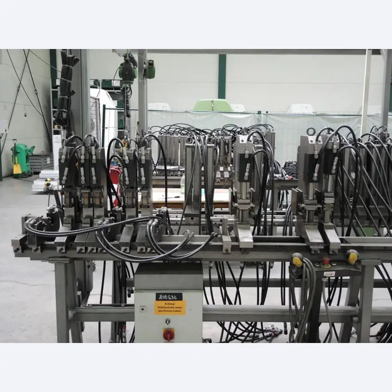 Chapas metálicas e máquinas para trabalhar metais<br><font size="2">Colaboração com Hilco Industrial Acquisitions bv</font><br><img src="/images/hil.png"><br>-13