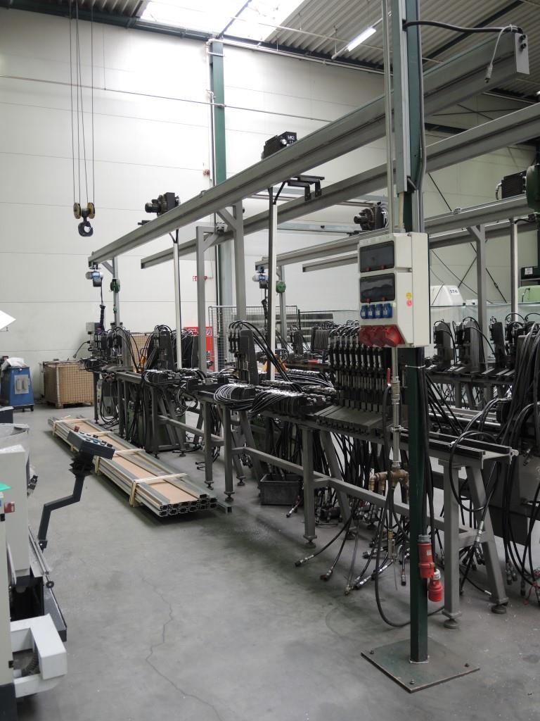 Chapas metálicas e máquinas para trabalhar metais<br><font size="2">Colaboração com Hilco Industrial Acquisitions bv</font><br><img src="/images/hil.png"><br>-1