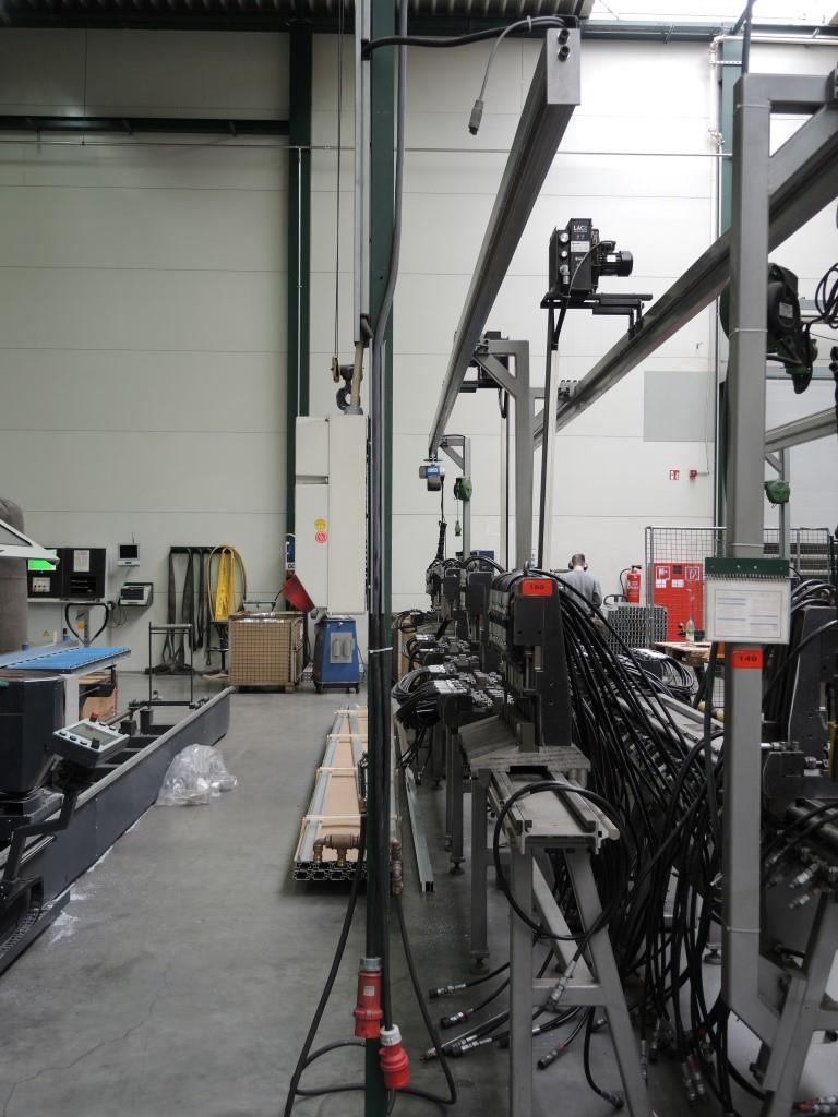 Chapas metálicas e máquinas para trabalhar metais<br><font size="2">Colaboração com Hilco Industrial Acquisitions bv</font><br><img src="/images/hil.png"><br>-7