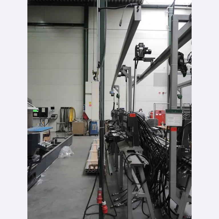 Chapas metálicas e máquinas para trabalhar metais<br><font size="2">Colaboração com Hilco Industrial Acquisitions bv</font><br><img src="/images/hil.png"><br>-7