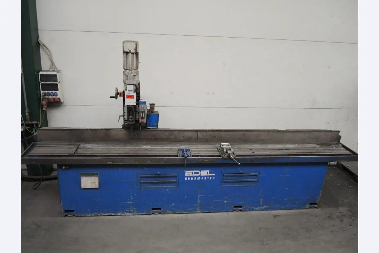 Chapas metálicas e máquinas para trabalhar metais<br><font size="2">Colaboração com Hilco Industrial Acquisitions bv</font><br><img src="/images/hil.png"><br>-2