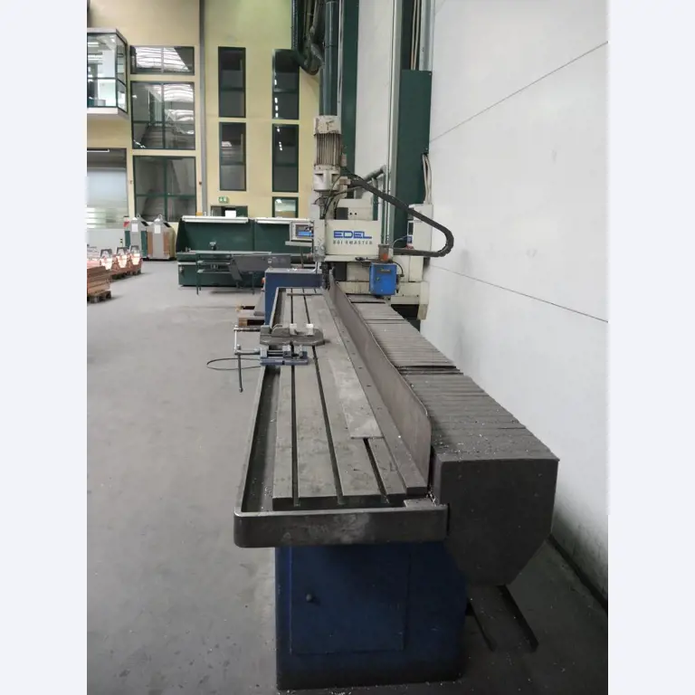 Chapas metálicas e máquinas para trabalhar metais<br><font size="2">Colaboração com Hilco Industrial Acquisitions bv</font><br><img src="/images/hil.png"><br>-3