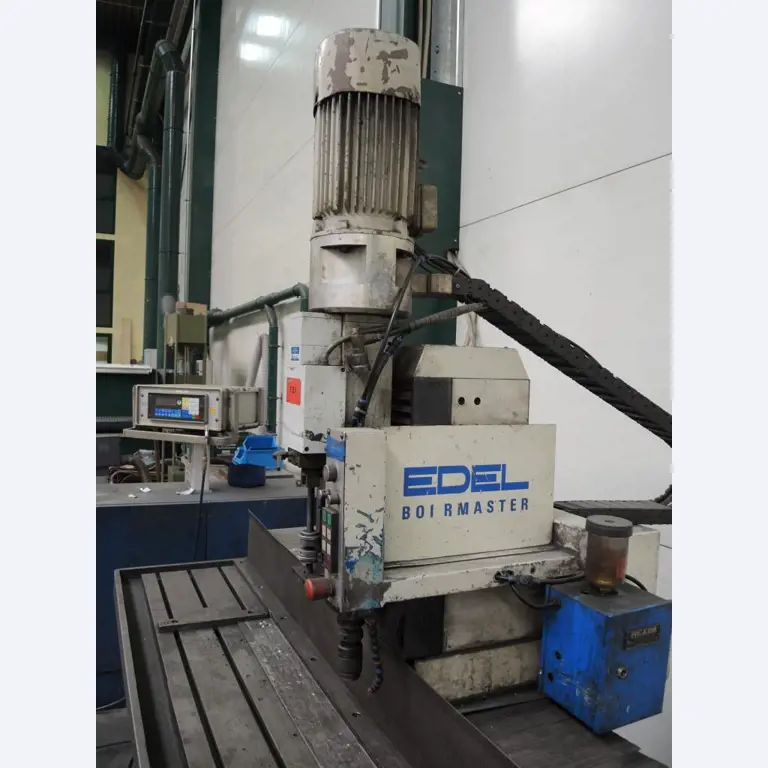 Chapas metálicas e máquinas para trabalhar metais<br><font size="2">Colaboração com Hilco Industrial Acquisitions bv</font><br><img src="/images/hil.png"><br>-4