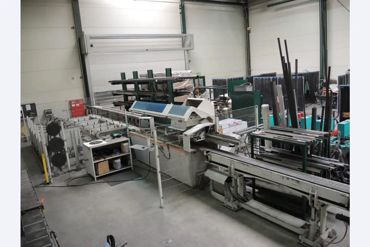 stroje na zpracování plechu a kovoobrábecí<br><font size="2">Ve spolupráci s firmo u Hilco Industrial Acquisitions bv</font><img src="/images/hilco-logo.png">
-1