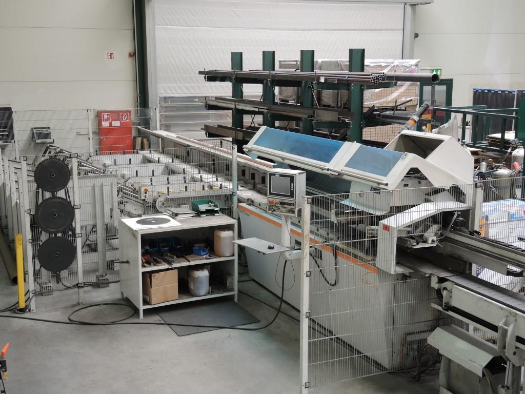 Chapas metálicas e máquinas para trabalhar metais<br><font size="2">Colaboração com Hilco Industrial Acquisitions bv</font><br><img src="/images/hil.png"><br>-5