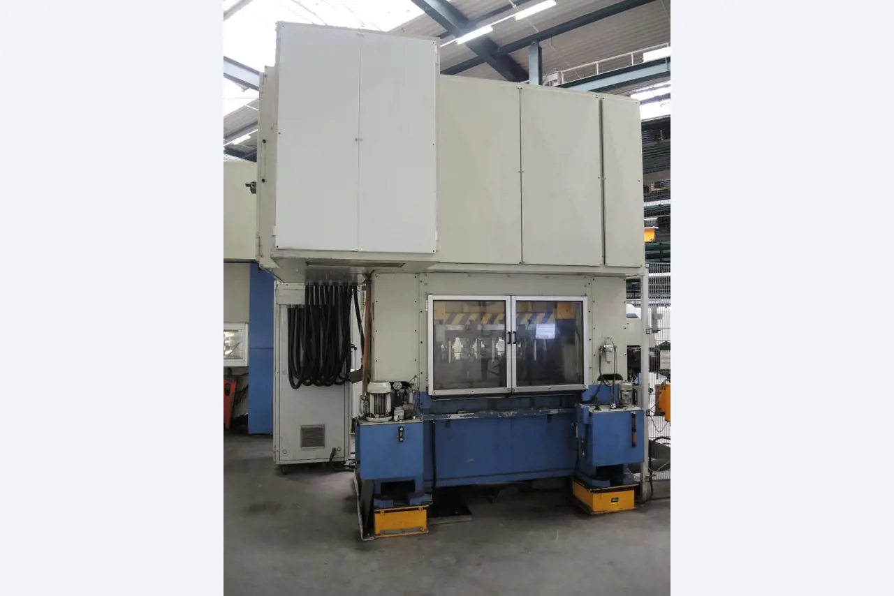 Chapas metálicas e máquinas para trabalhar metais<br><font size="2">Colaboração com Hilco Industrial Acquisitions bv</font><br><img src="/images/hil.png"><br>-13