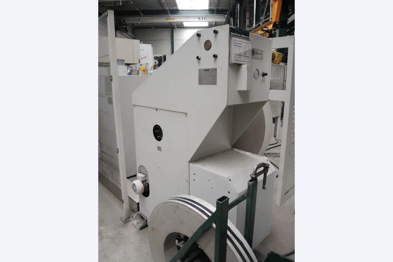 Chapas metálicas e máquinas para trabalhar metais<br><font size="2">Colaboração com Hilco Industrial Acquisitions bv</font><br><img src="/images/hil.png"><br>-2