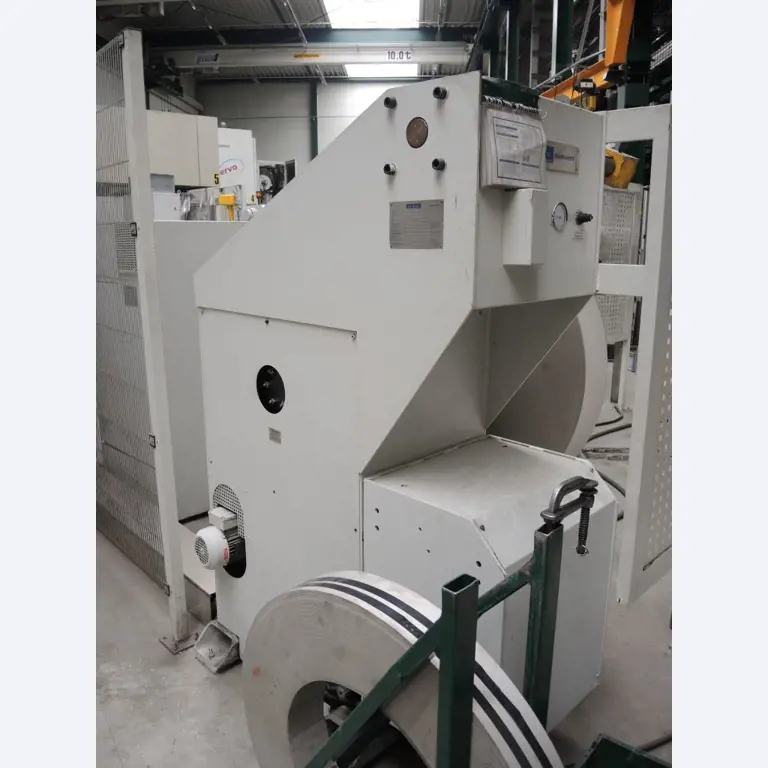 Chapas metálicas e máquinas para trabalhar metais<br><font size="2">Colaboração com Hilco Industrial Acquisitions bv</font><br><img src="/images/hil.png"><br>-2