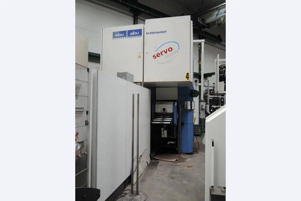 Chapas metálicas e máquinas para trabalhar metais<br><font size="2">Colaboração com Hilco Industrial Acquisitions bv</font><br><img src="/images/hil.png"><br>-17