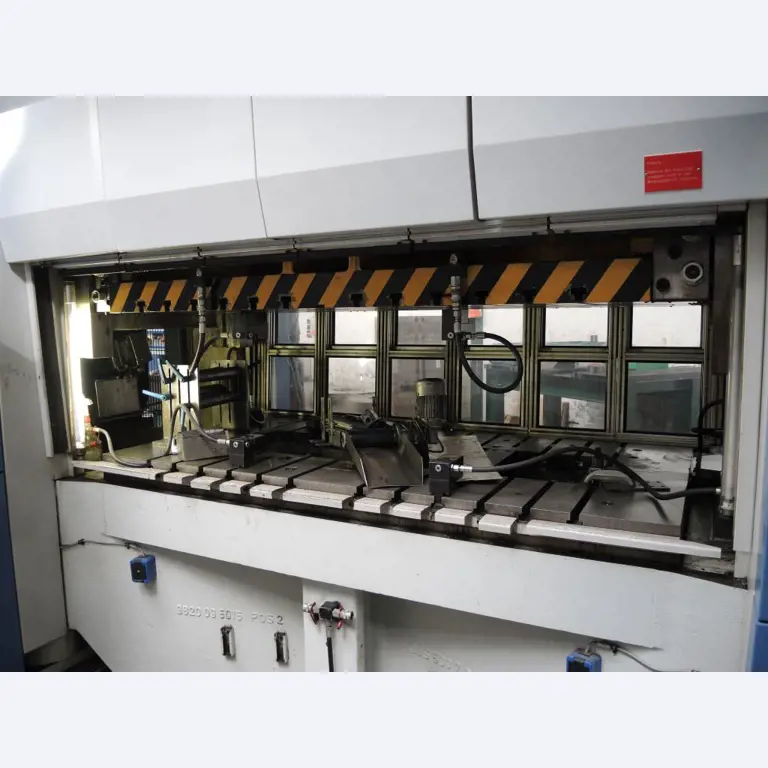 Chapas metálicas e máquinas para trabalhar metais<br><font size="2">Colaboração com Hilco Industrial Acquisitions bv</font><br><img src="/images/hil.png"><br>-18